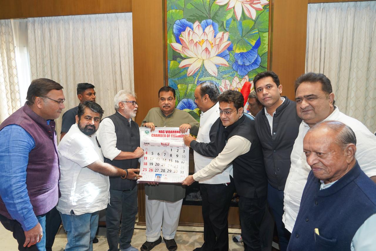 एनवीसीसी के नव वर्ष कैलेंडर का गडकरी ने किया अनावरण एनवीसीसी के नव वर्ष कैलेंडर का गडकरी ने किया अनावरण